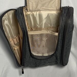 Men's or Women’s Gray Travel Toiletry Bag